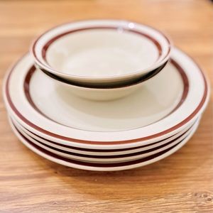 Red & Cream Plate Set